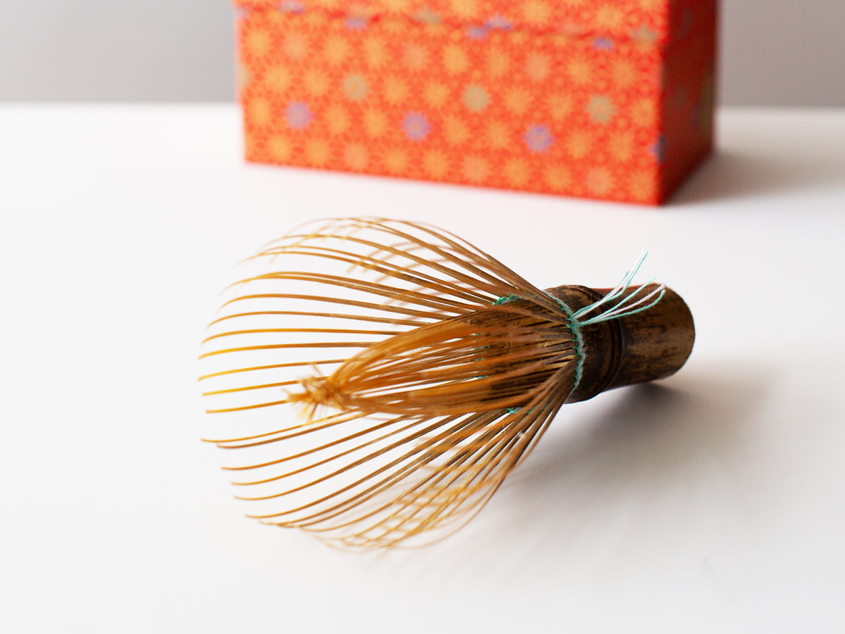 Shin Whisk with Celadon Tie