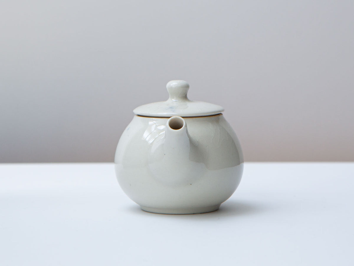 His Simple Teapot, Lin Studio