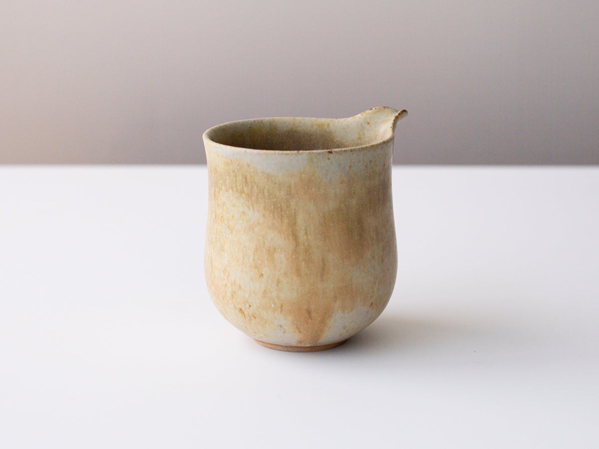Ochre tea server for gongfu tea service. Zhang Hao Yan.