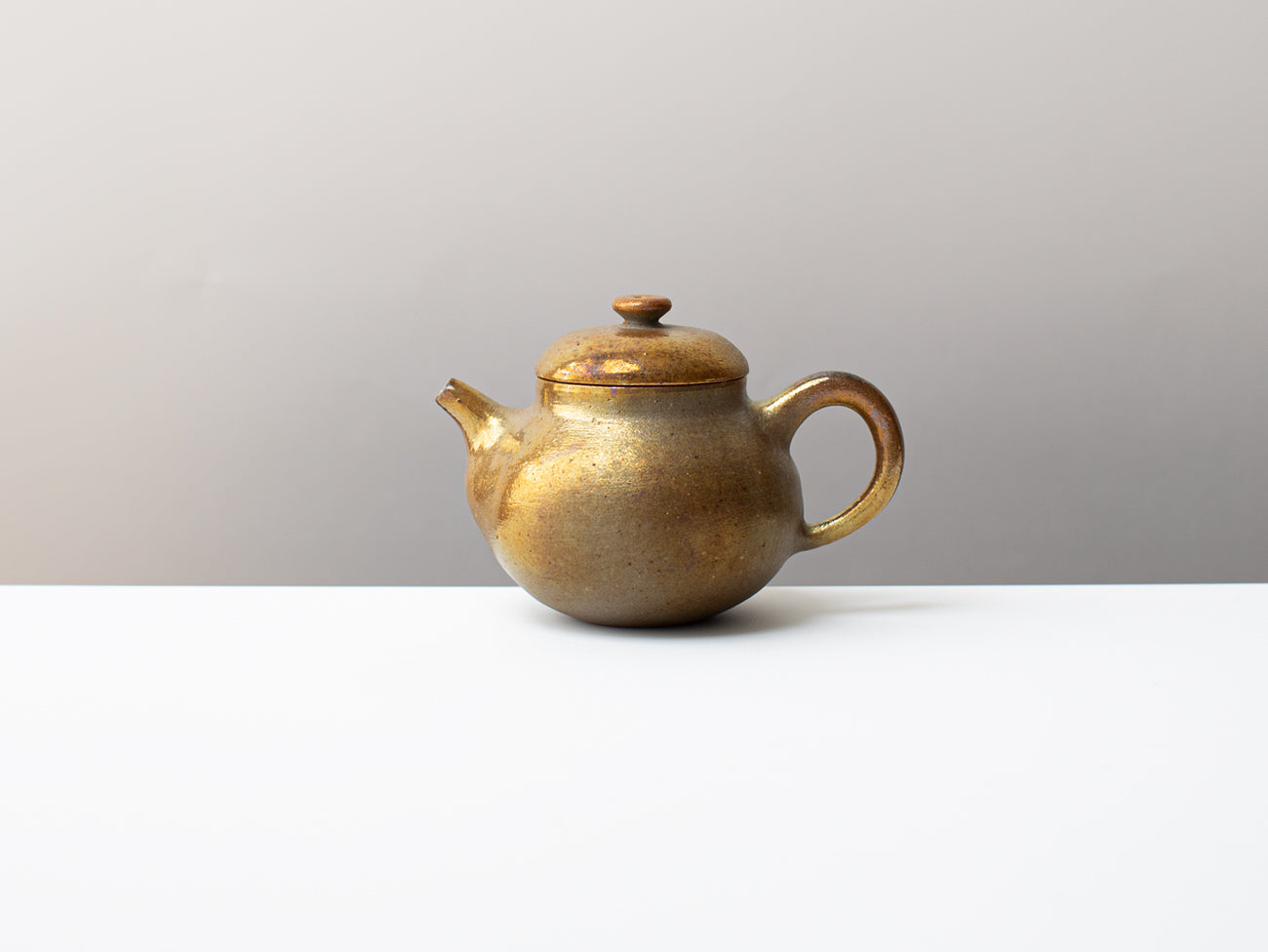 Bosc. Wood-fired pear shaped teapot.