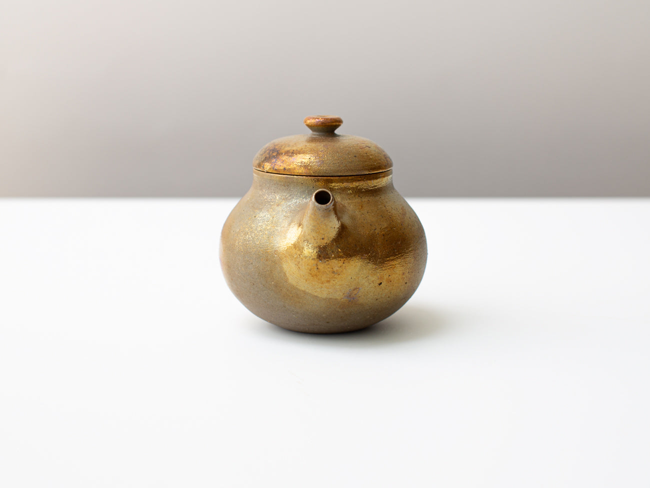 Bosc. Wood-fired pear shaped teapot.